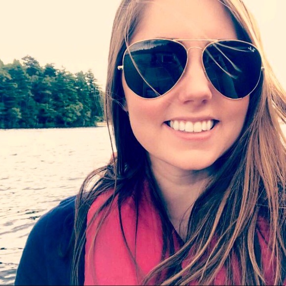 Meet your Posher, Jenn - Picture 1 of 1